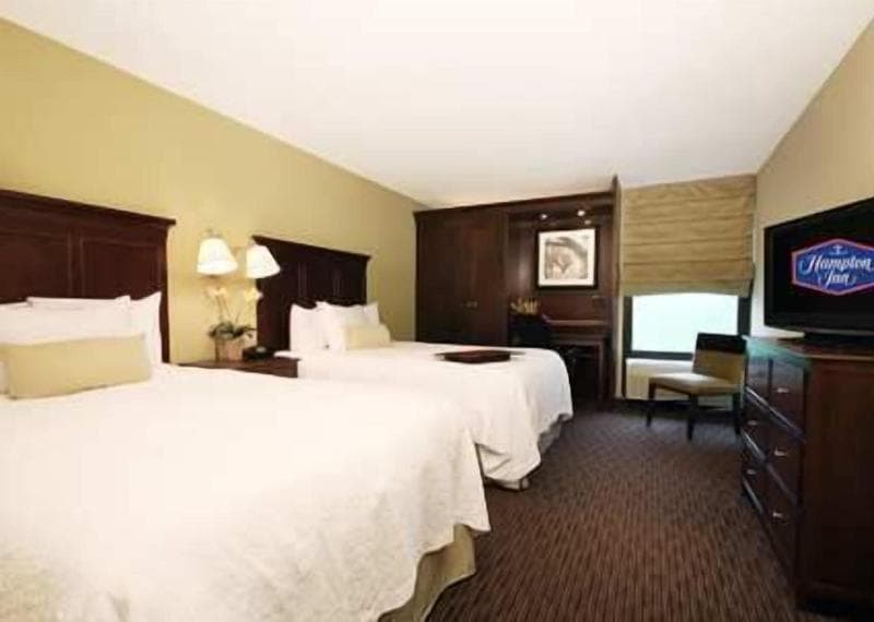 Stay at Hampton Inn Indianapolis-N.E./Castleton