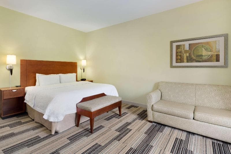 Stay at Hampton Inn & Suites Birmingham East Irondale