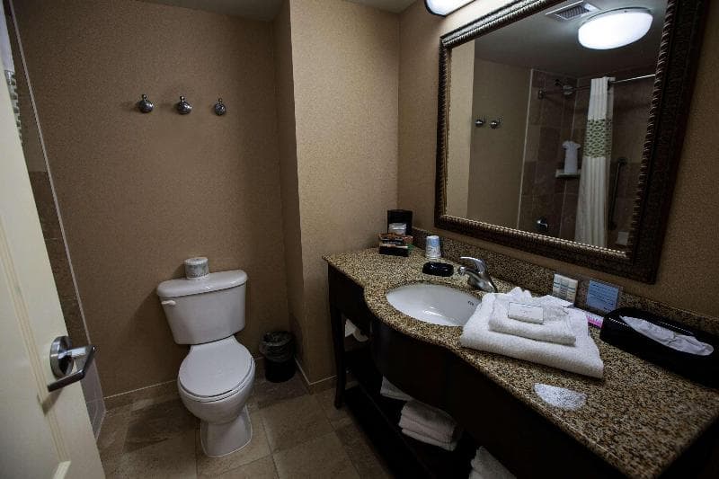 Hampton Inn By Hilton Napanee image 1