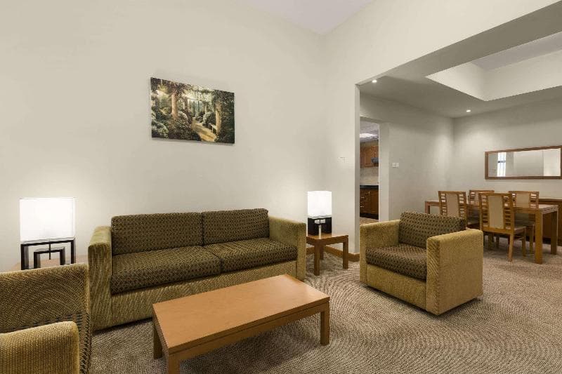 Ramada Hotel & Suite Ajman image 2