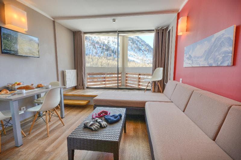 SOWELL RESIDENCES New Chastillon image 2