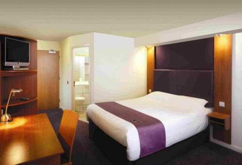 Premier Inn Belfast City Cathedral Quarter image 1
