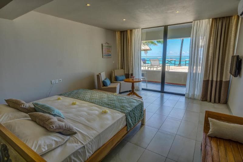 Le Peninsula Bay Beach Resort & Spa image 1