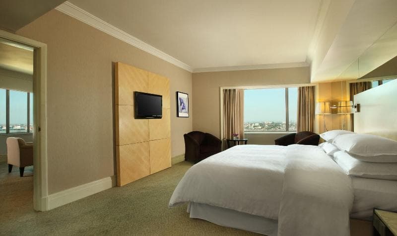 Sheraton Surabaya Hotel & Towers image 2
