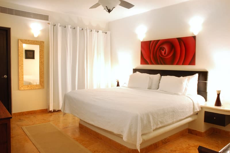 El Taj Ocean Front and Beachside Condo Hotel - Main View