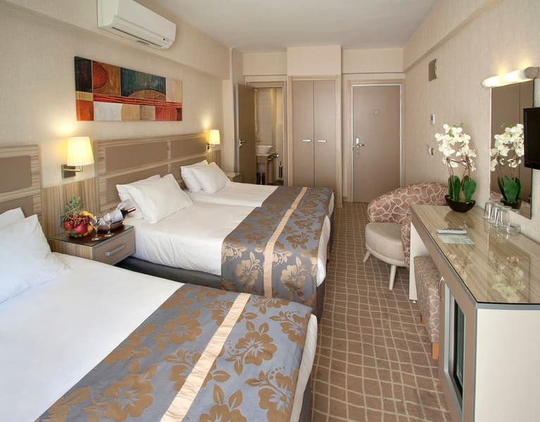Nanda Hotel image 1