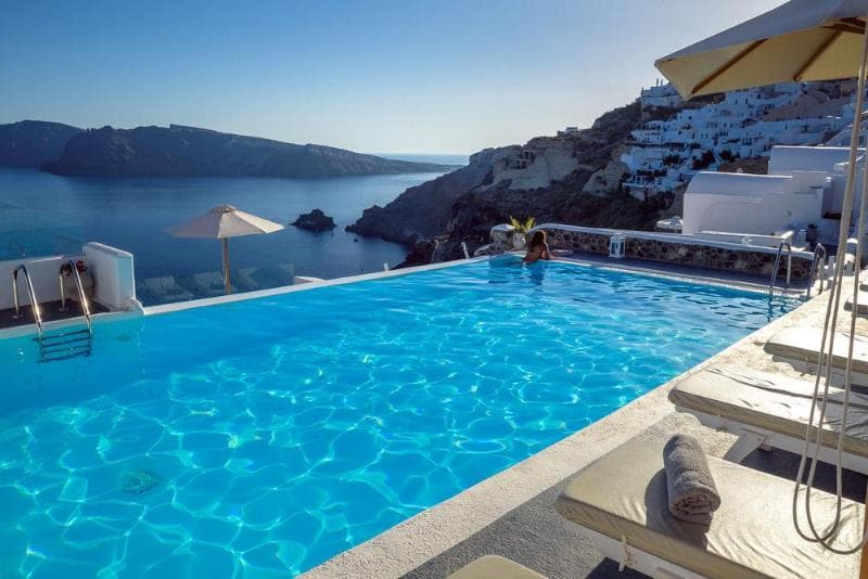 La Perla Villas and Suites image 2