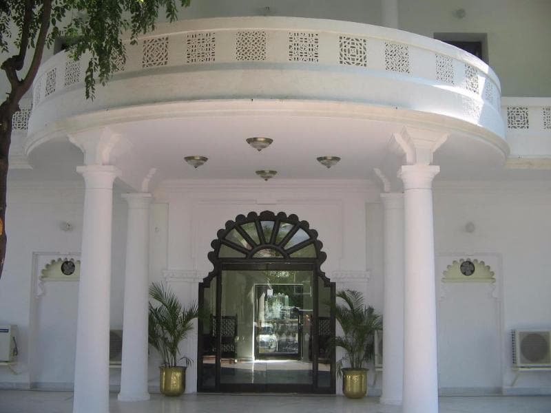 Garden Hotel - Main View