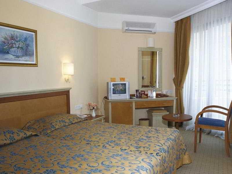 Palm Hotel image 1