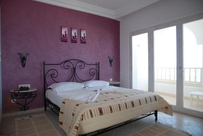 Delphin Ribat image 2