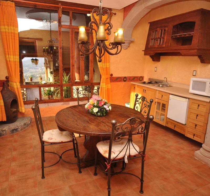Eco Hotel Ixhi image 1
