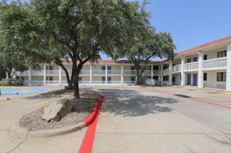 Motel 6-Dallas-Addison image 1