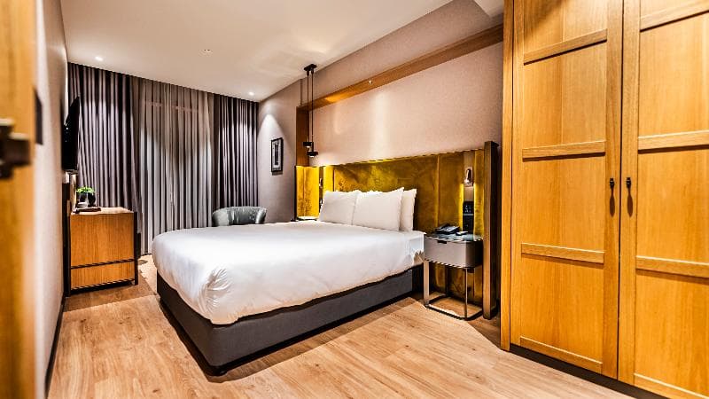 Stay at Lamartine Hotel