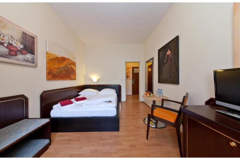 Novum Hotel Plaza image 2