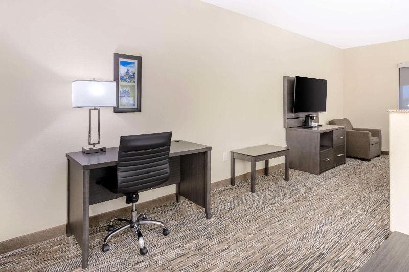Stay at Comfort Inn Orange Area