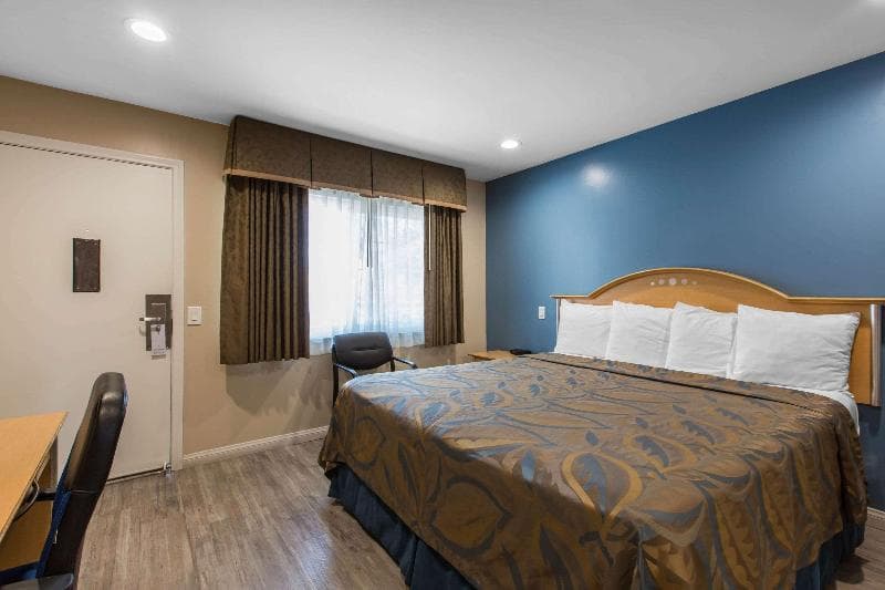 Rodeway Inn Escondido Downtown image 2
