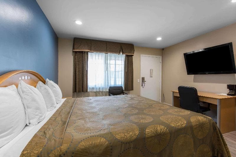 Stay at Rodeway Inn Escondido Downtown