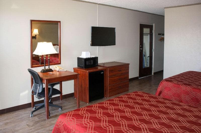 Stay at Econo Lodge Salina Scenic Route 89 & I-70