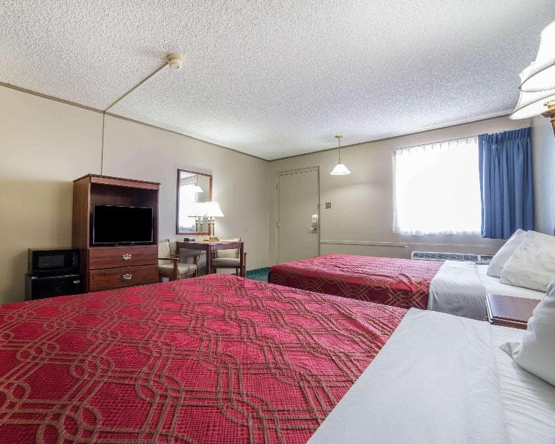 Econo Lodge Salina Scenic Route 89 & I-70 image 2