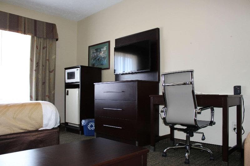 Stay at Quality Inn Florence Muscle Shoals