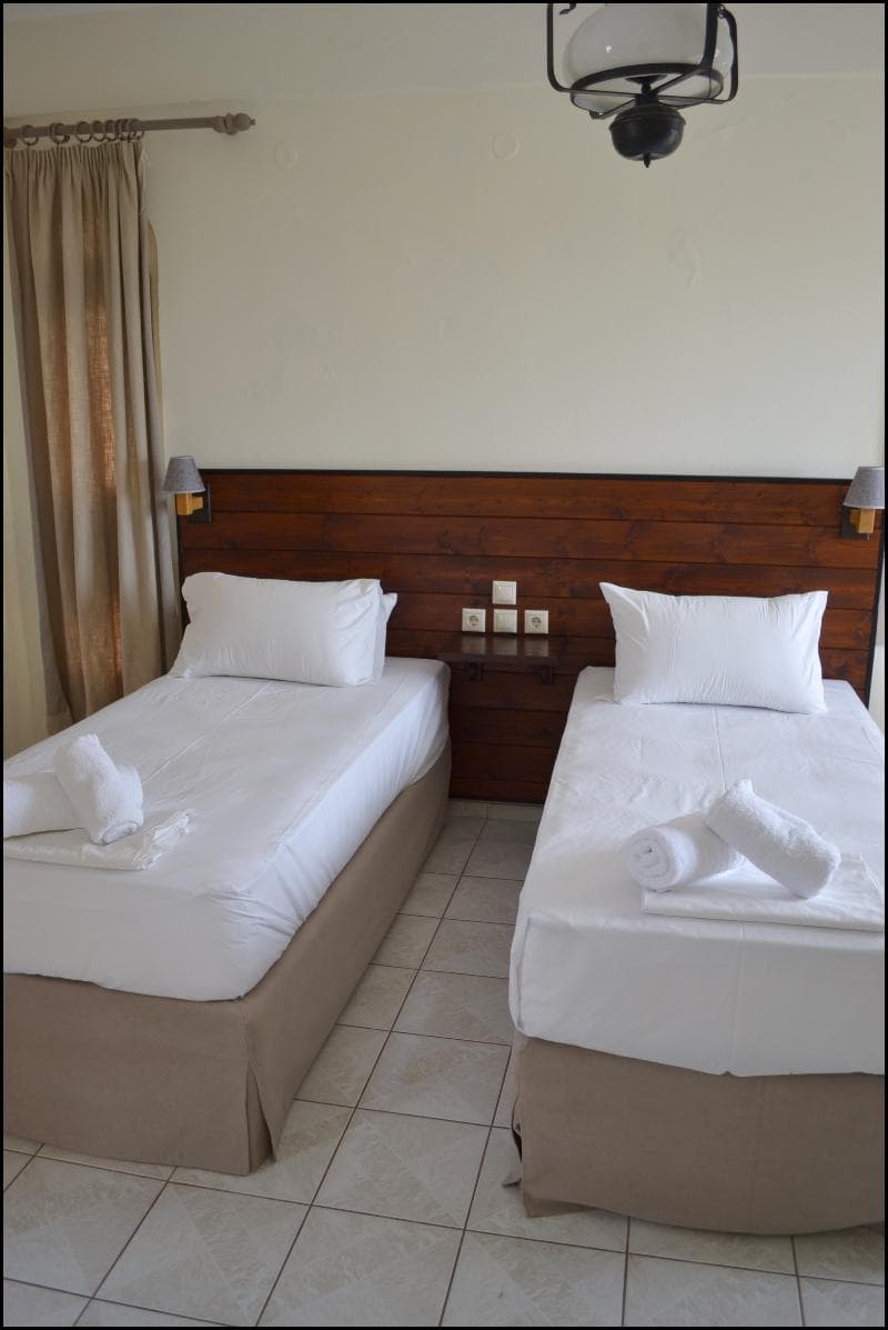 La Luna Apartments image 1