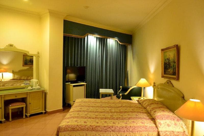 Indah Palace image 2