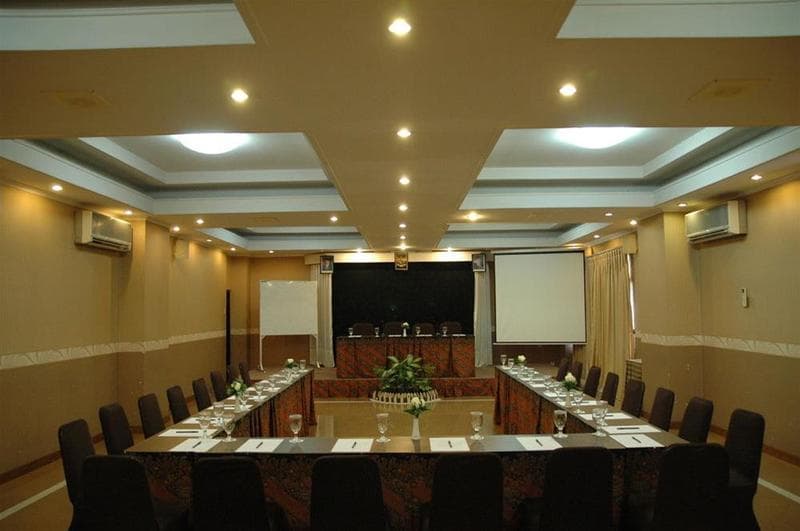 Riyadi Palace Hotel image 1