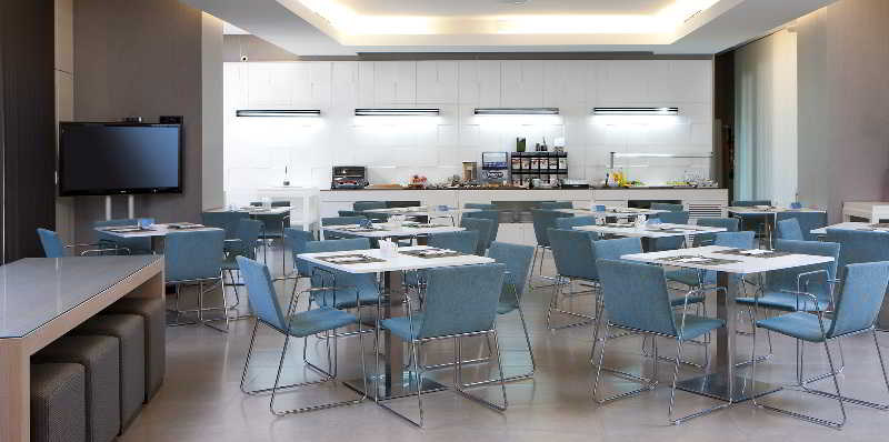 SUITTES HOTEL image 1