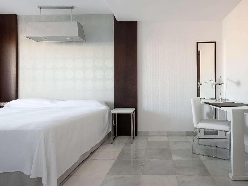 SUITTES HOTEL image 2