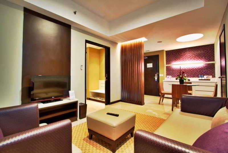 Soll Marina Hotel & Conference Centre Bangka image 2