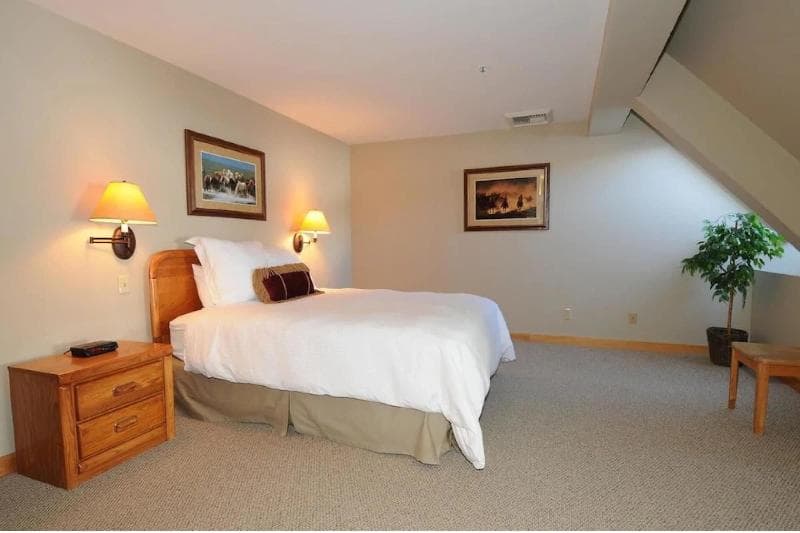 Shoshone Condominiums image 2