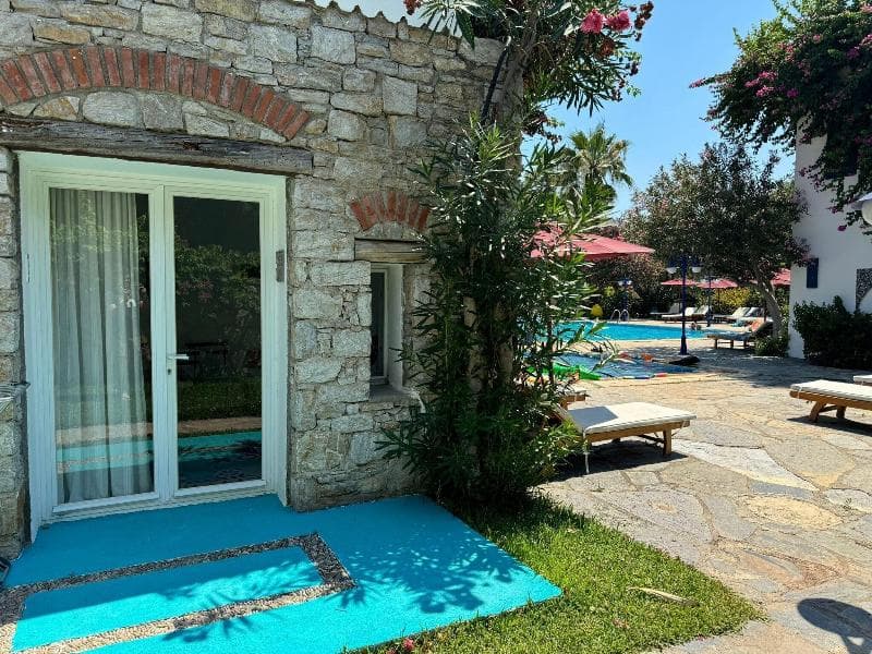 Marphe Hotel Suite and Villas image 2