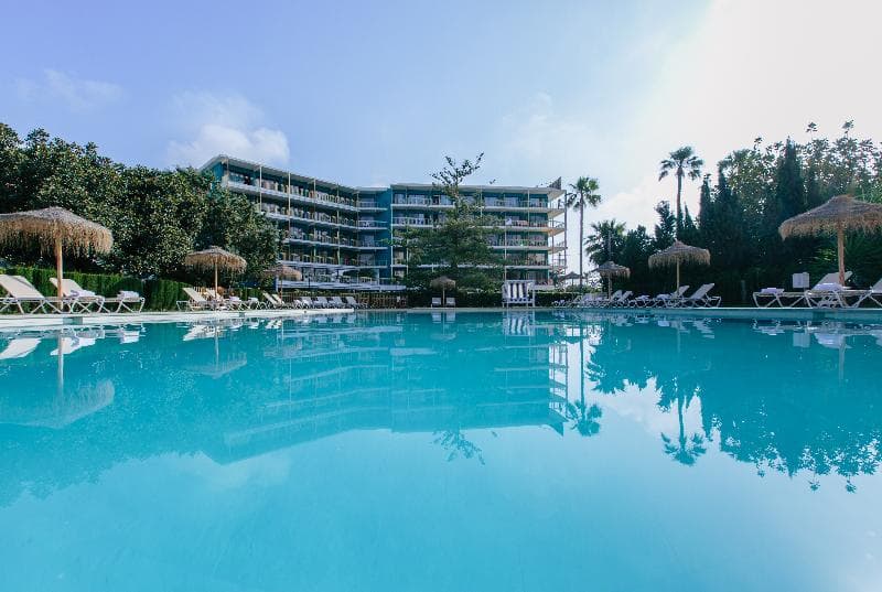 Stay at Almirante Hotel