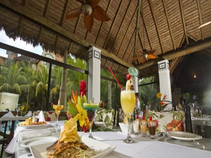 Buganvillas Hotel Suites image 2