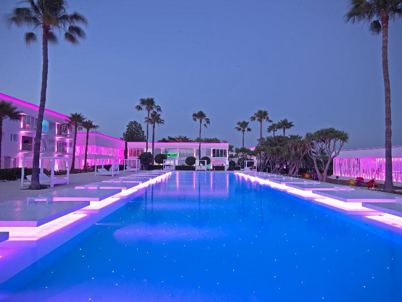 So White Club Resort image 2
