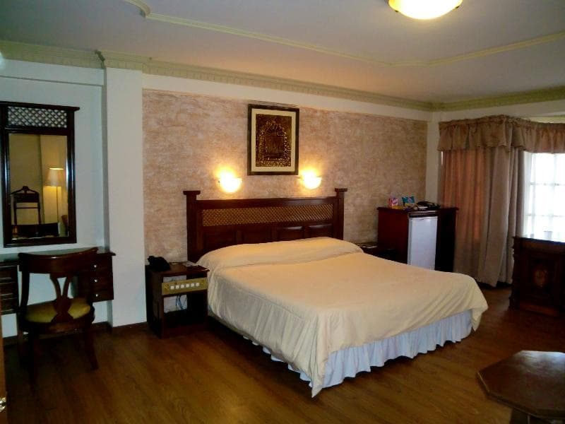 Avanti Hotel & Convention Center image 1