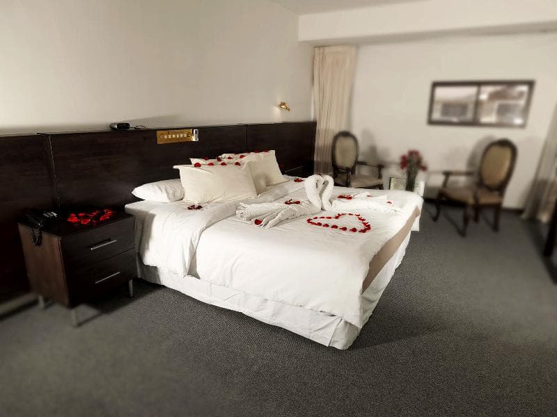 Avanti Hotel & Convention Center image 2