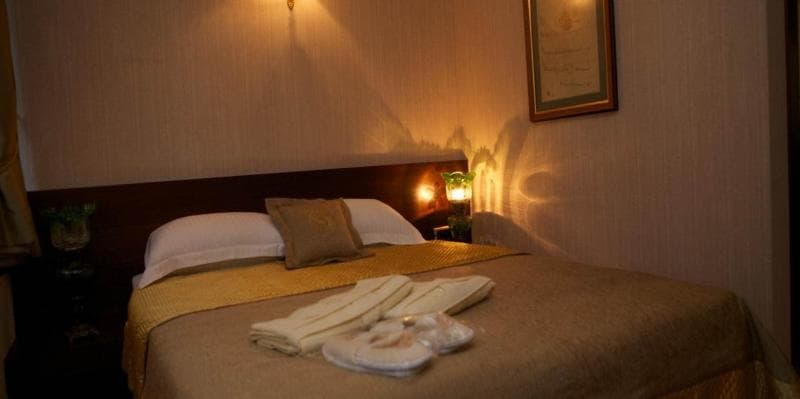 Burckin Suites Hotel image 2
