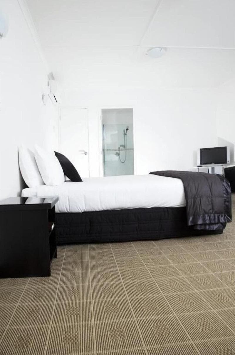Stay at Hygate Motor Lodge