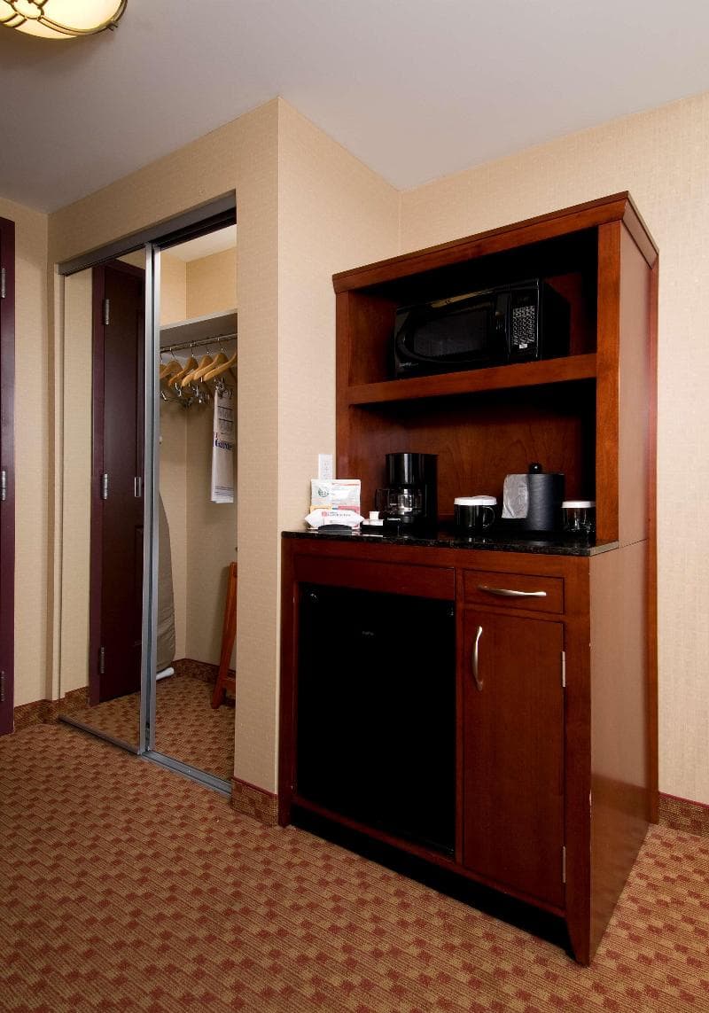 Hilton Garden Inn Troy image 2