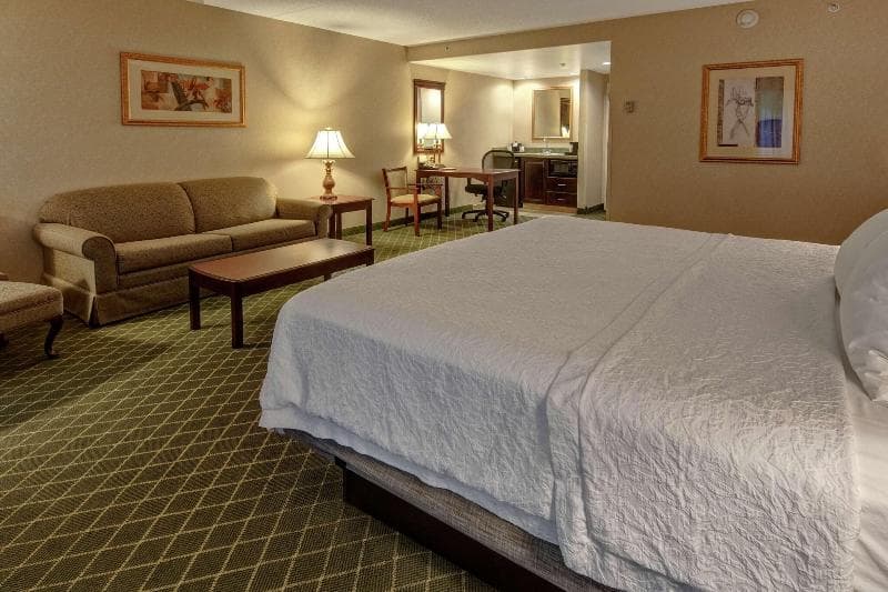 Stay at Hampton Inn Cambridge