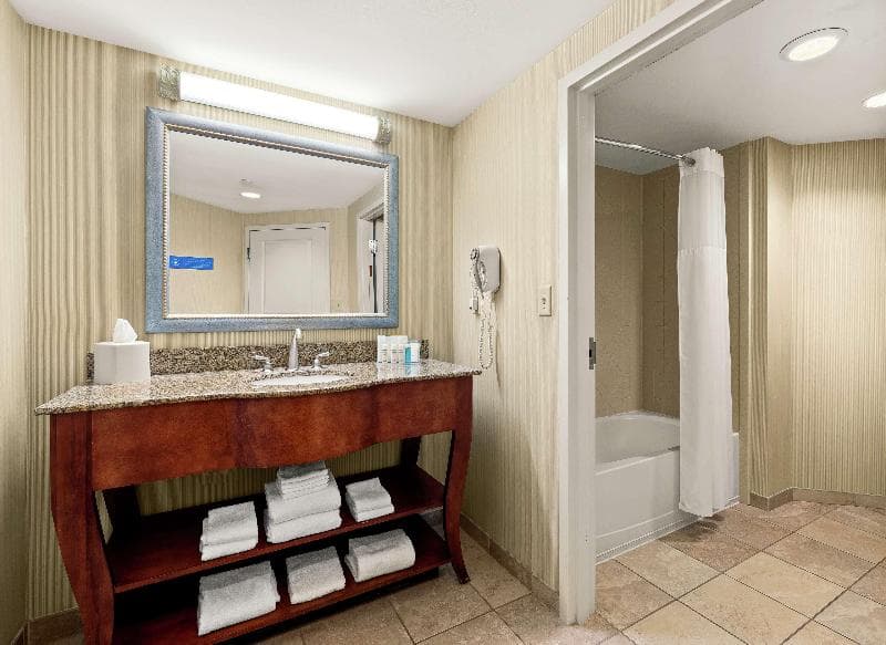 Hampton Inn & Suites North Conway image 2
