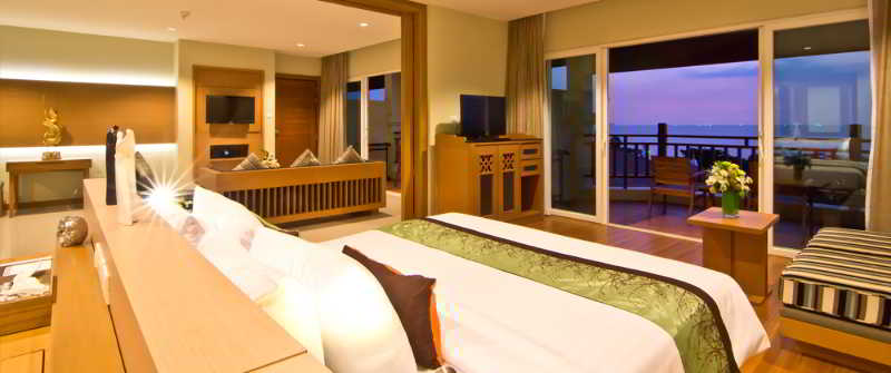 Stay at The Heritage Pattaya Beach Resort