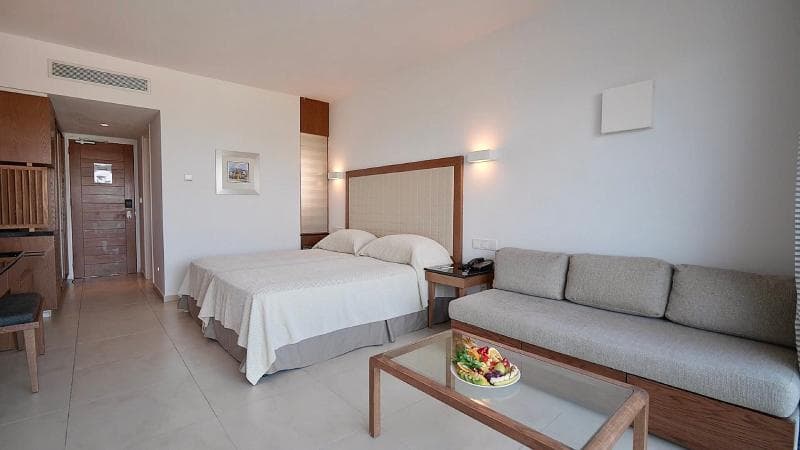 Sunrise Pearl Hotel & Spa image 1