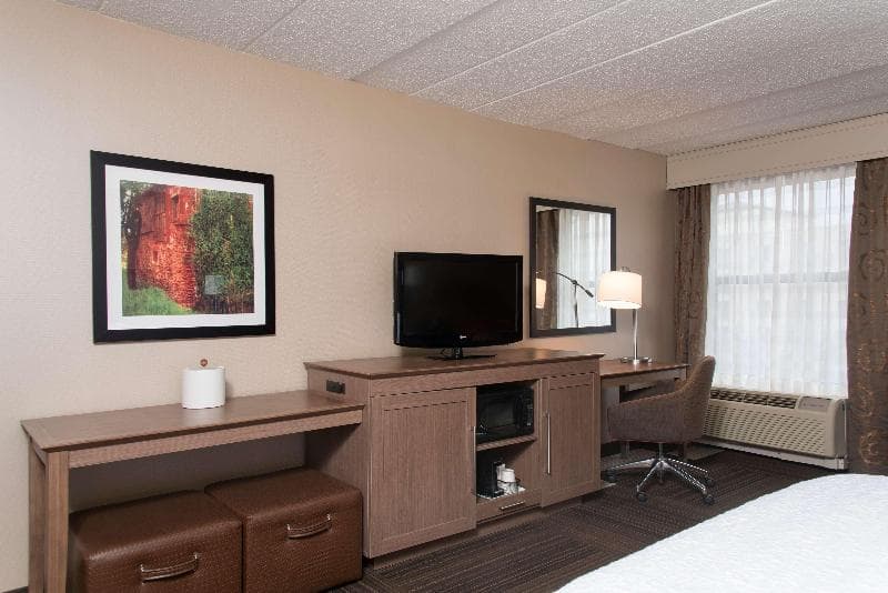 Stay at Hampton Inn Columbus/Taylorsville/Edinburgh