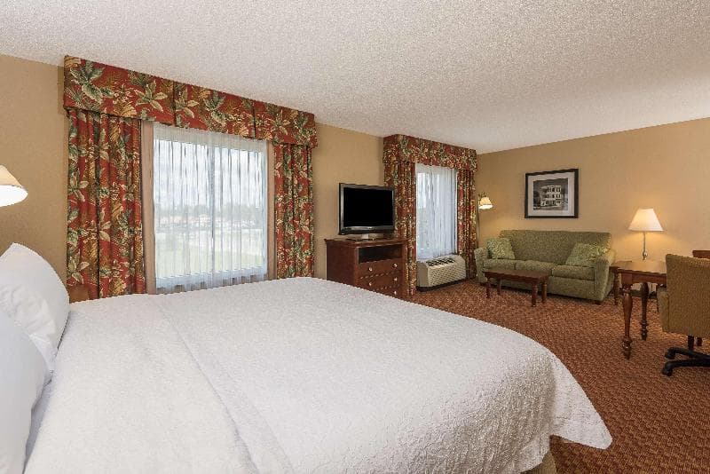 Hampton Inn & Suites Florence-North-I-95 - Main View
