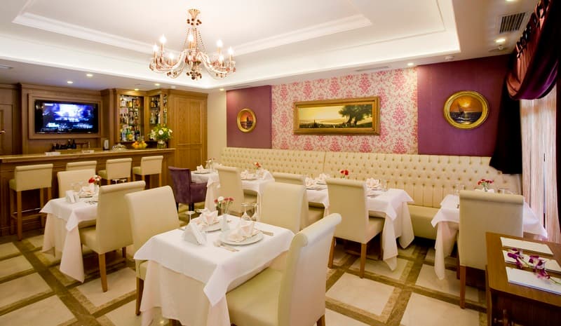GLK PREMIER Regency Suites & Spa image 1