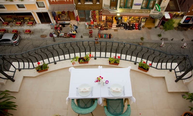 GLK PREMIER Regency Suites & Spa image 2