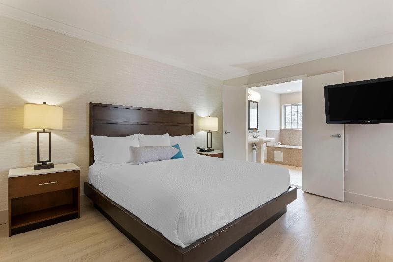 Best Western Plus All Suites Inn image 1