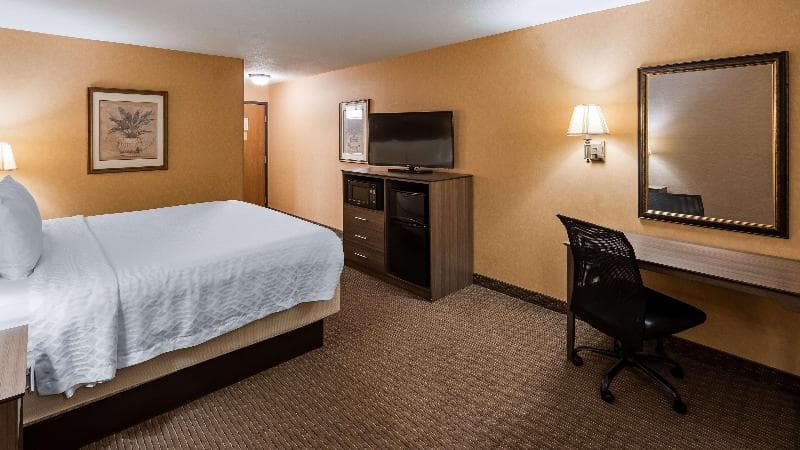 Best Western Plus North Canton Inn & Suites image 1